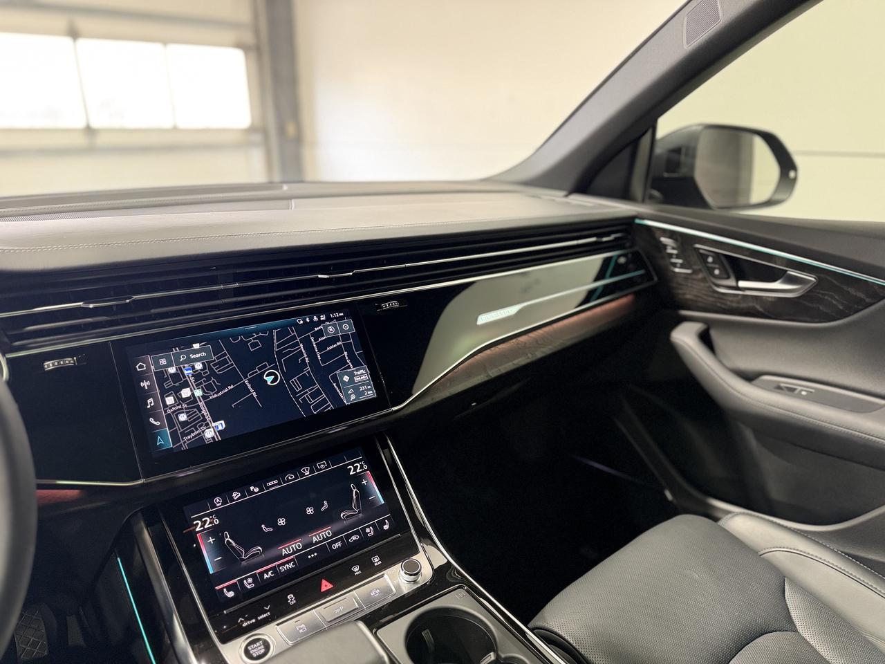 2023 Audi Q8 TECHNIK Photo