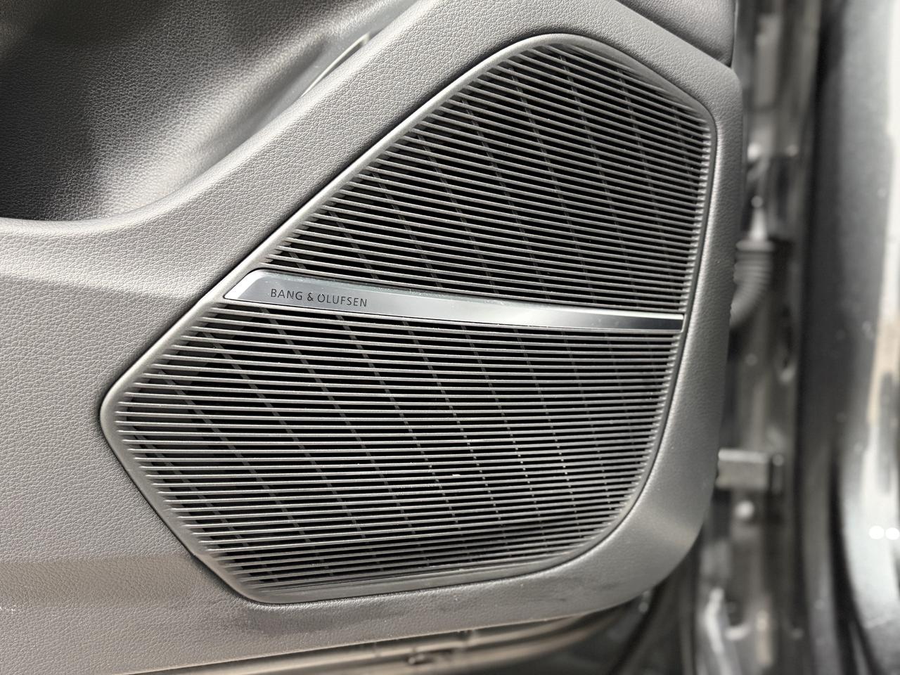 2023 Audi Q8 TECHNIK Photo
