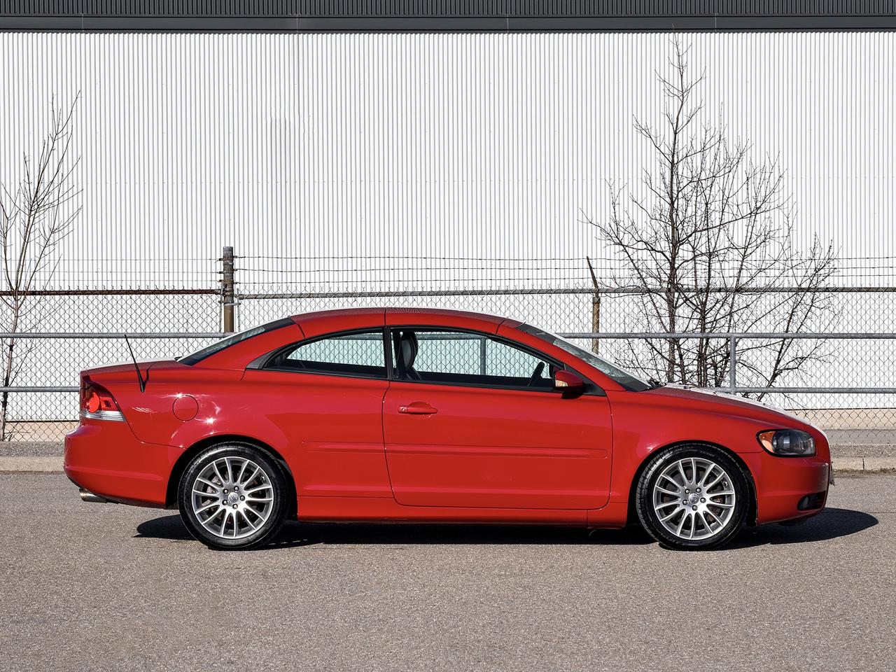 2007 Volvo C70 T5 Convertible Photo