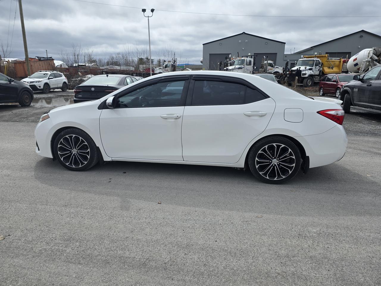 2016 Toyota Corolla S Photo