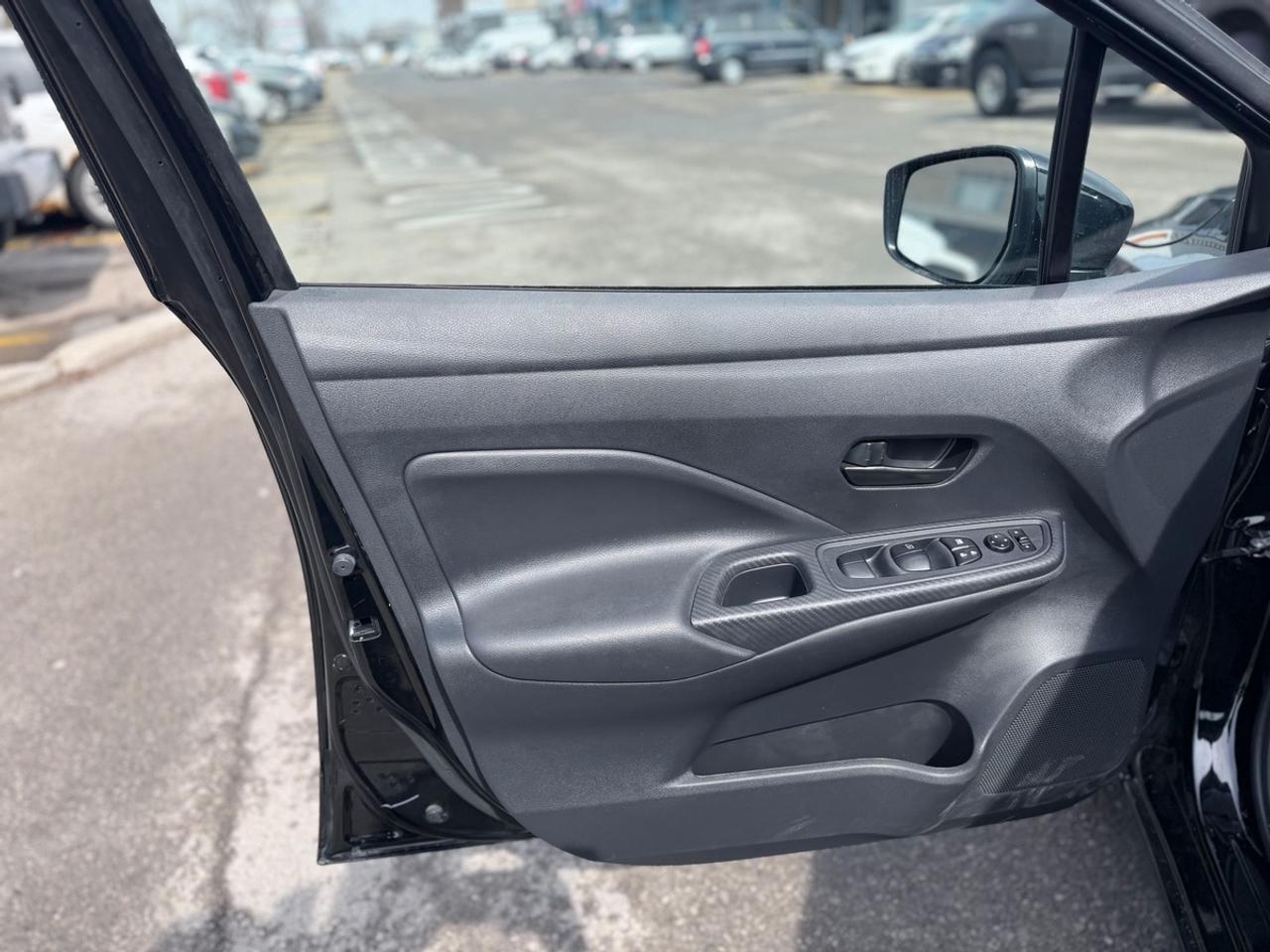 2024 Nissan Versa S Photo