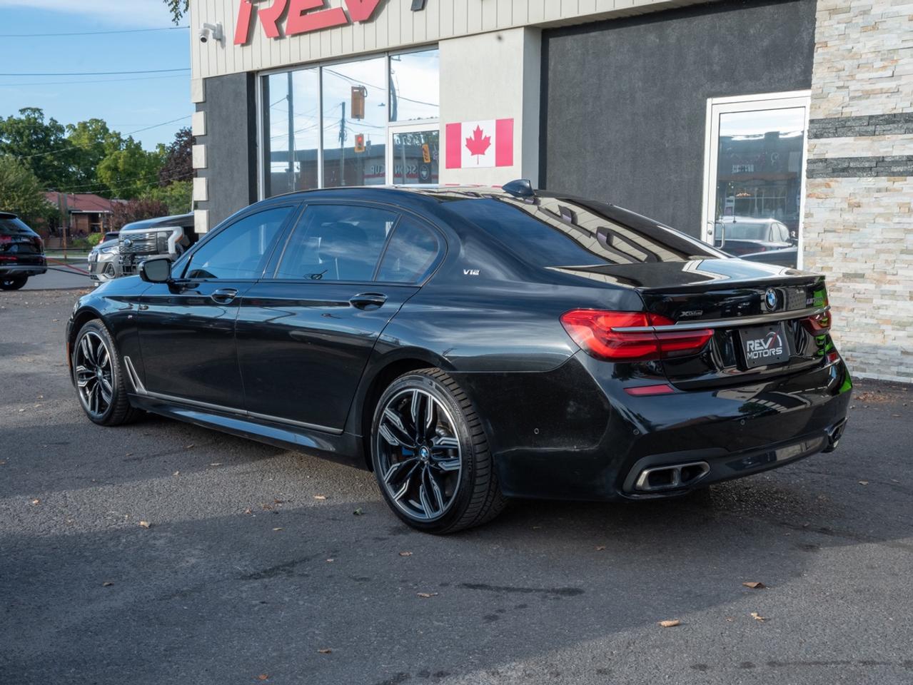 2018 BMW 7-Series M760i xDrive Photo3