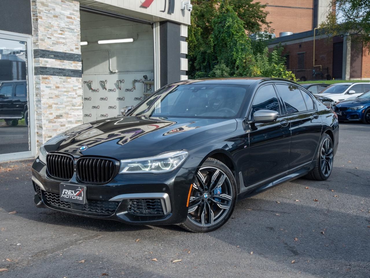 2018 BMW 7-Series M760i xDrive Photo2
