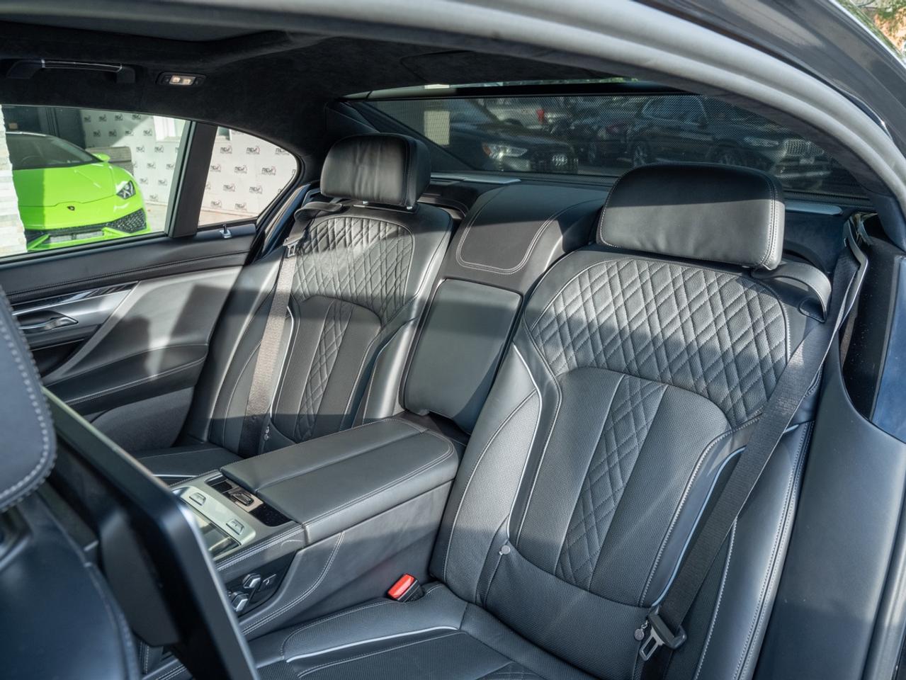 2018 BMW 7-Series M760i xDrive Photo