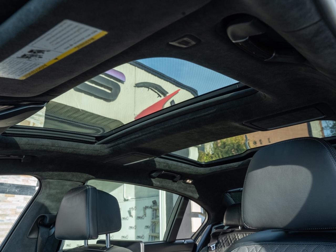 2018 BMW 7-Series M760i xDrive Photo