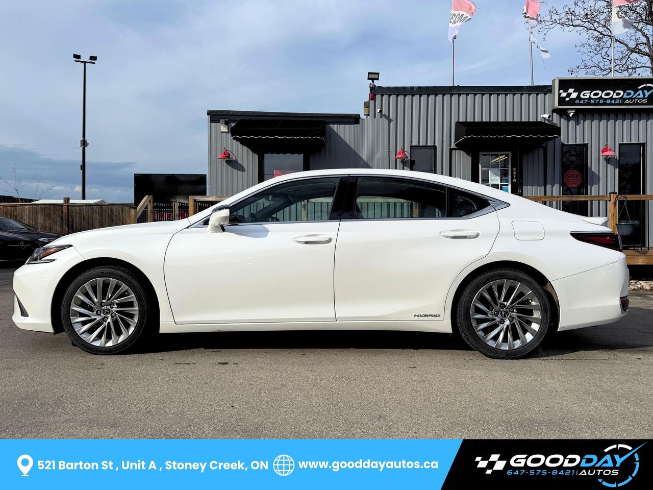 2019 Lexus ES 300h ULTRA LUXURY PKG | ONE OWNER | DEALER SERVICE Photo