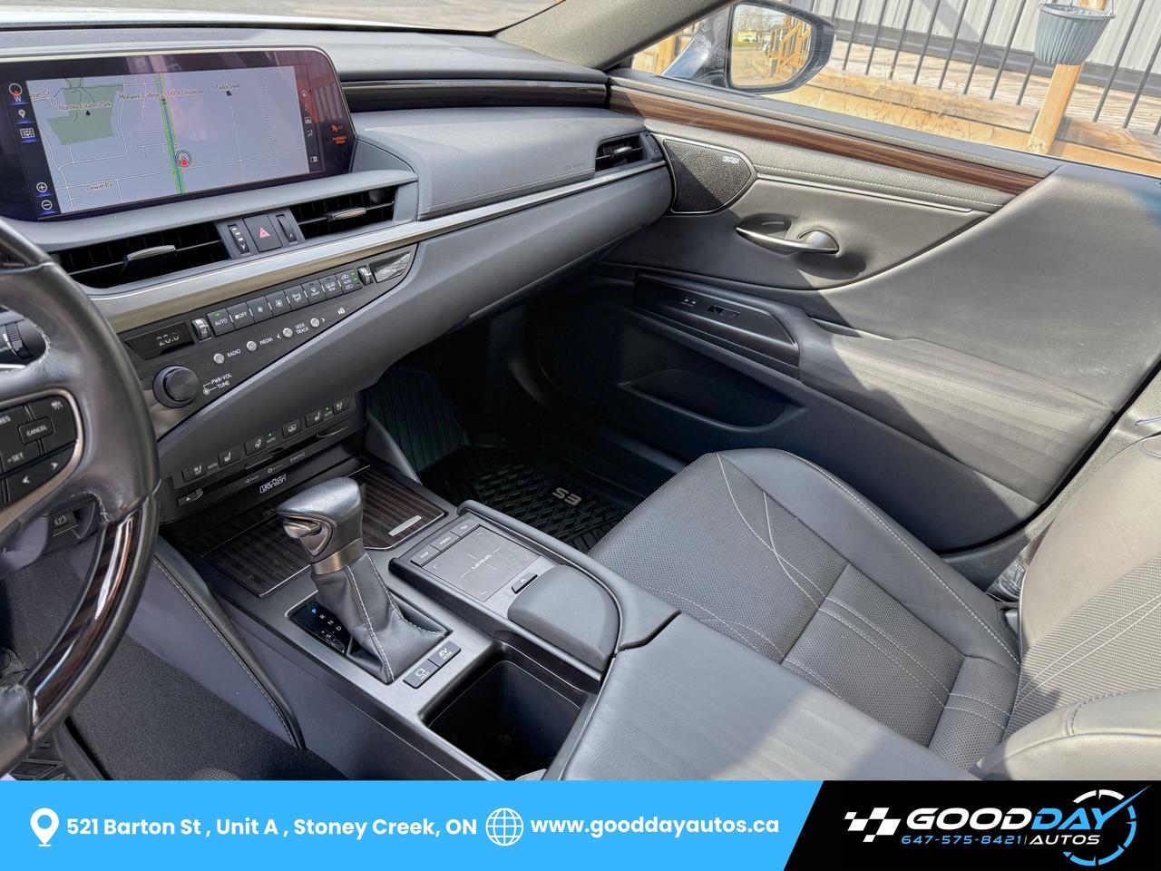 2019 Lexus ES 300h ULTRA LUXURY PKG | ONE OWNER | DEALER SERVICE Photo