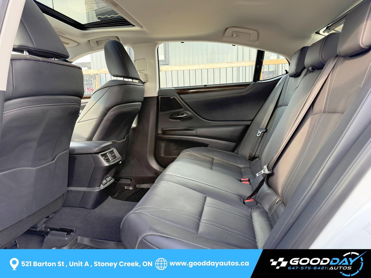 2019 Lexus ES 300h ULTRA LUXURY PKG | ONE OWNER | DEALER SERVICE Photo