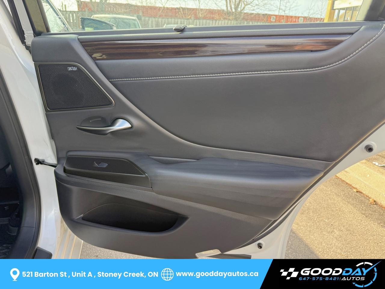 2019 Lexus ES 300h ULTRA LUXURY PKG | ONE OWNER | DEALER SERVICE Photo