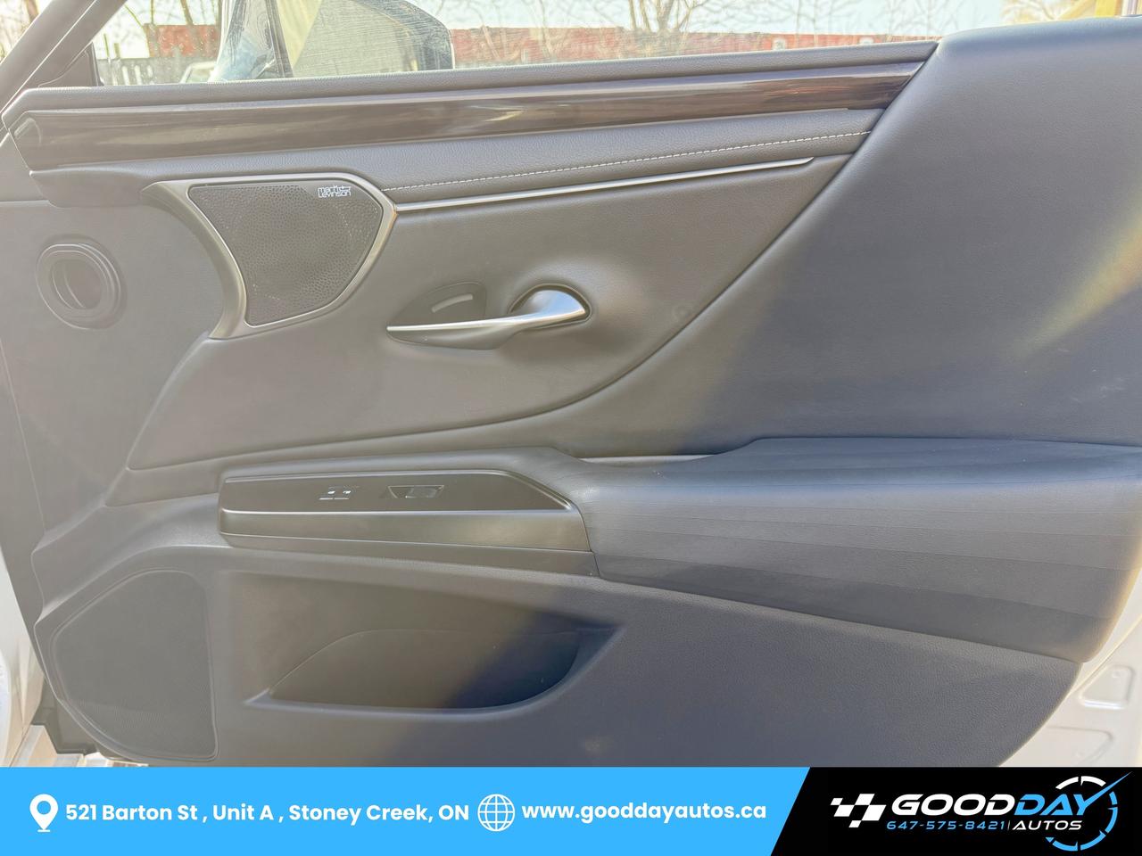 2019 Lexus ES 300h ULTRA LUXURY PKG | ONE OWNER | DEALER SERVICE Photo