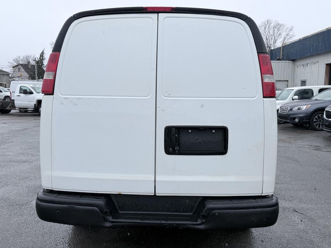2018 Chevrolet Express 2500 Photo
