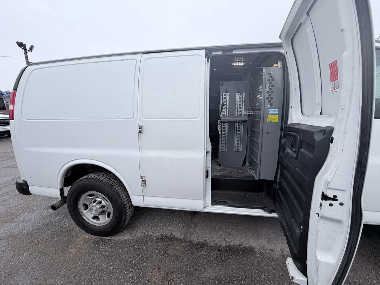 2018 Chevrolet Express 2500 Photo