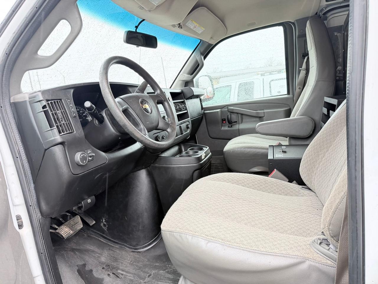 2018 Chevrolet Express 2500 Photo