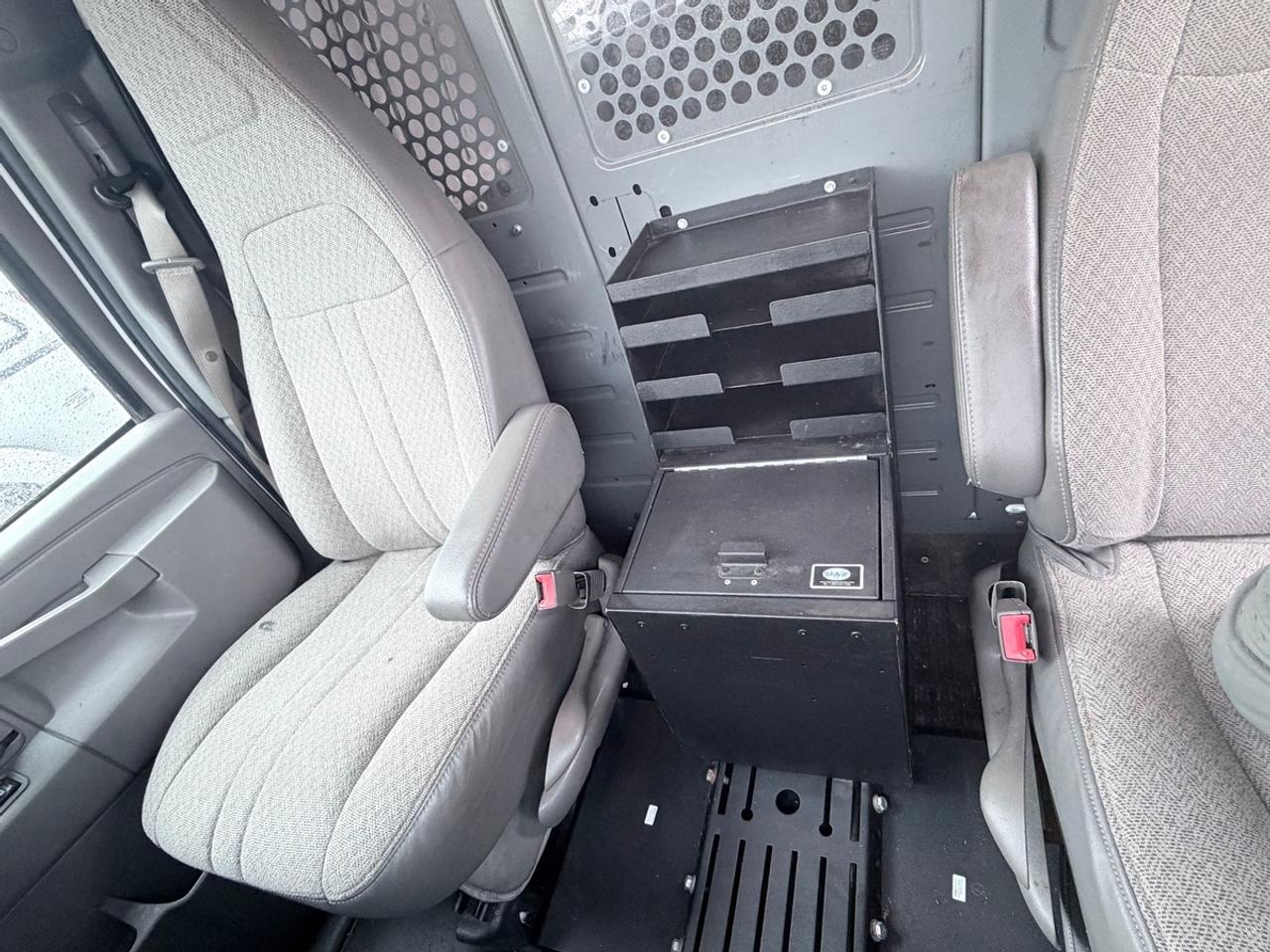 2018 Chevrolet Express 2500 Photo