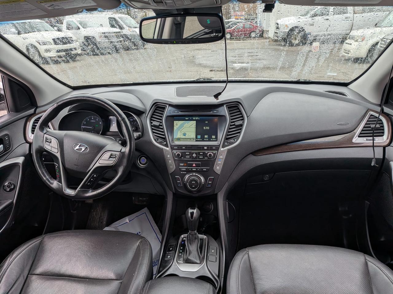 2017 Hyundai Santa Fe Luxury Photo
