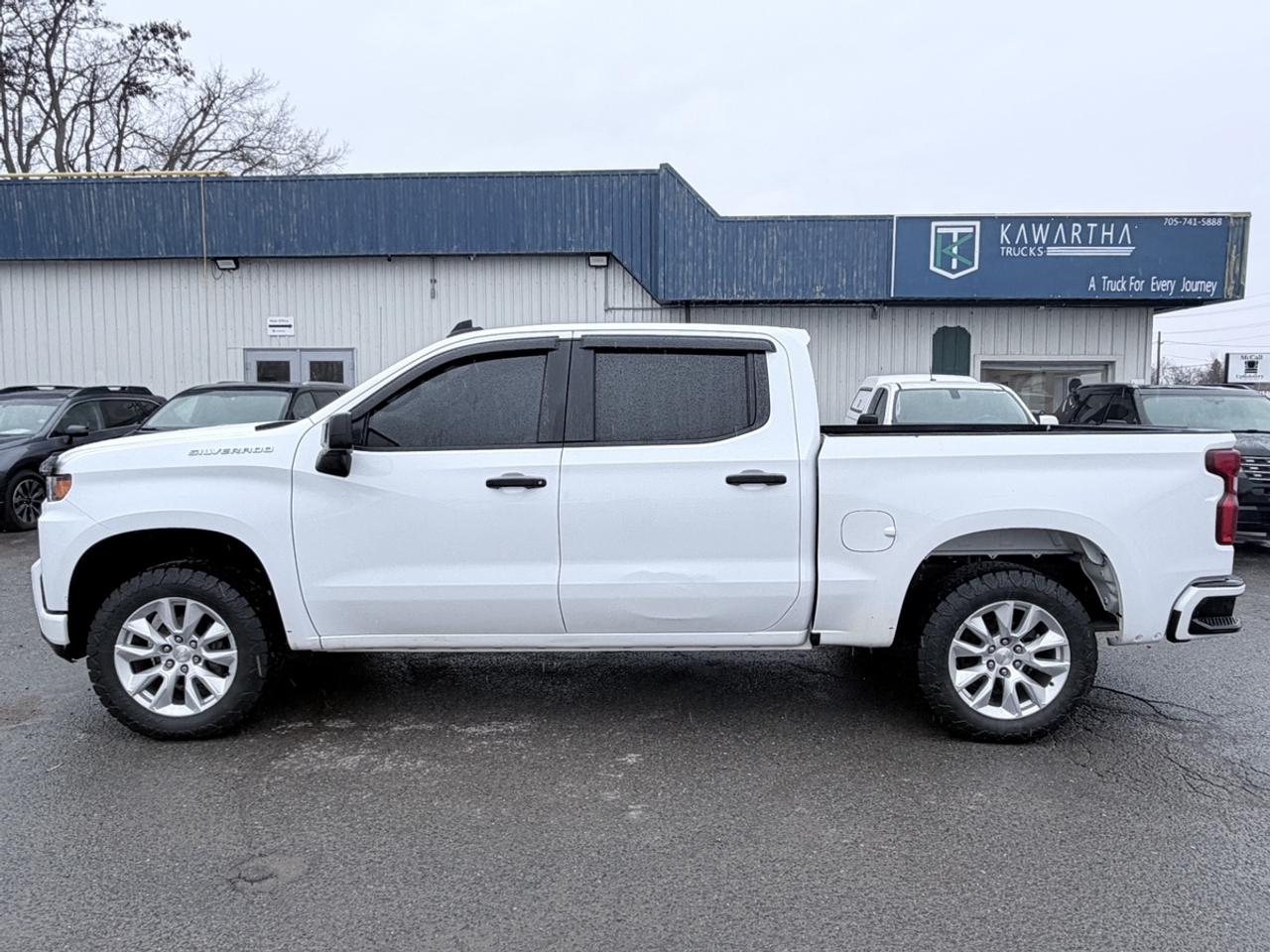2021 Chevrolet Silverado 1500 CUSTOM CREW CAB SHORT BED Photo2