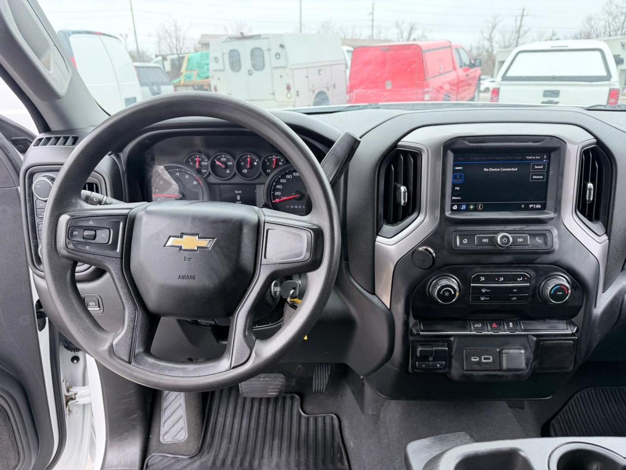 2021 Chevrolet Silverado 1500 CUSTOM CREW CAB SHORT BED Photo