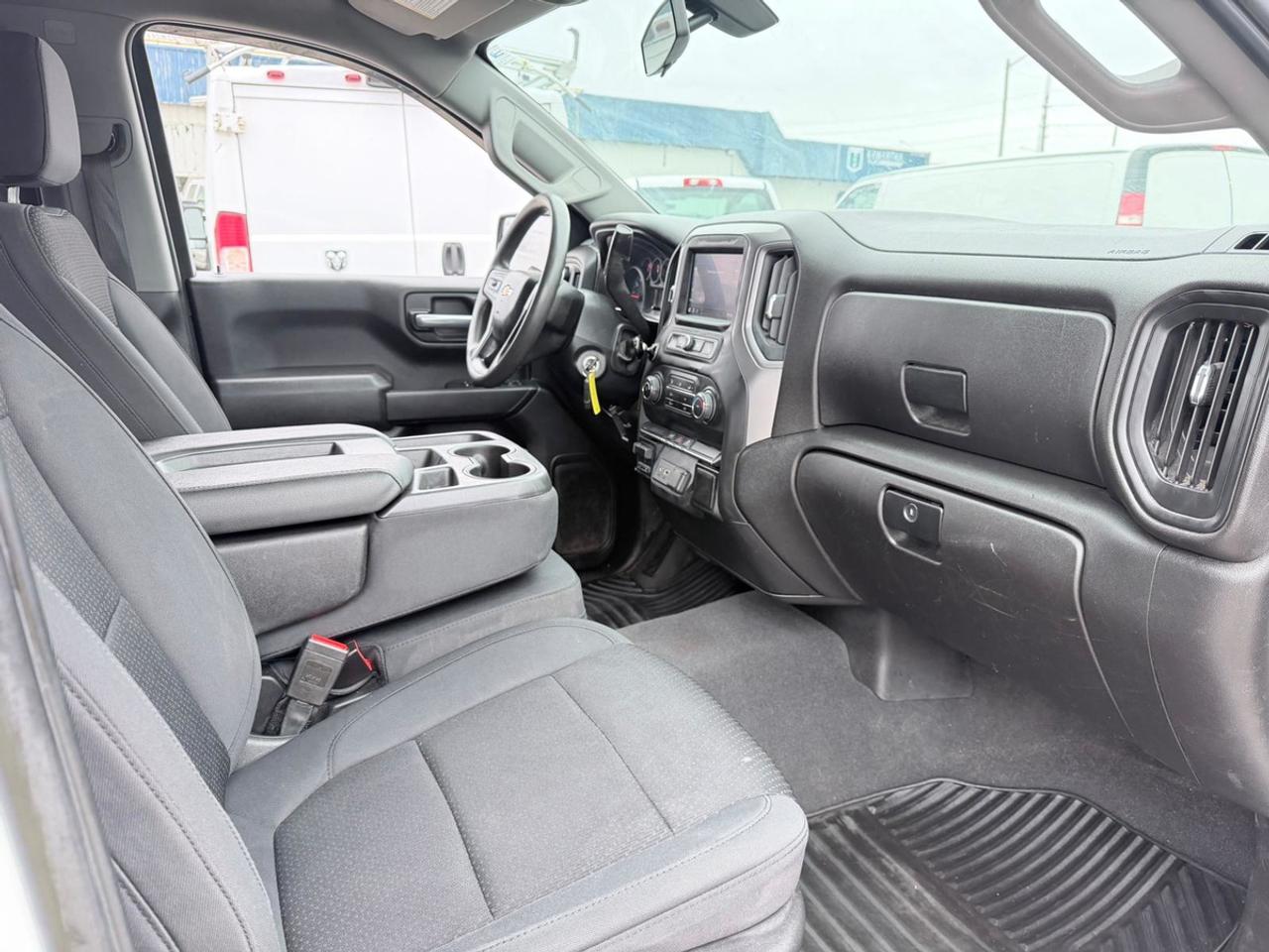 2021 Chevrolet Silverado 1500 CUSTOM CREW CAB SHORT BED Photo