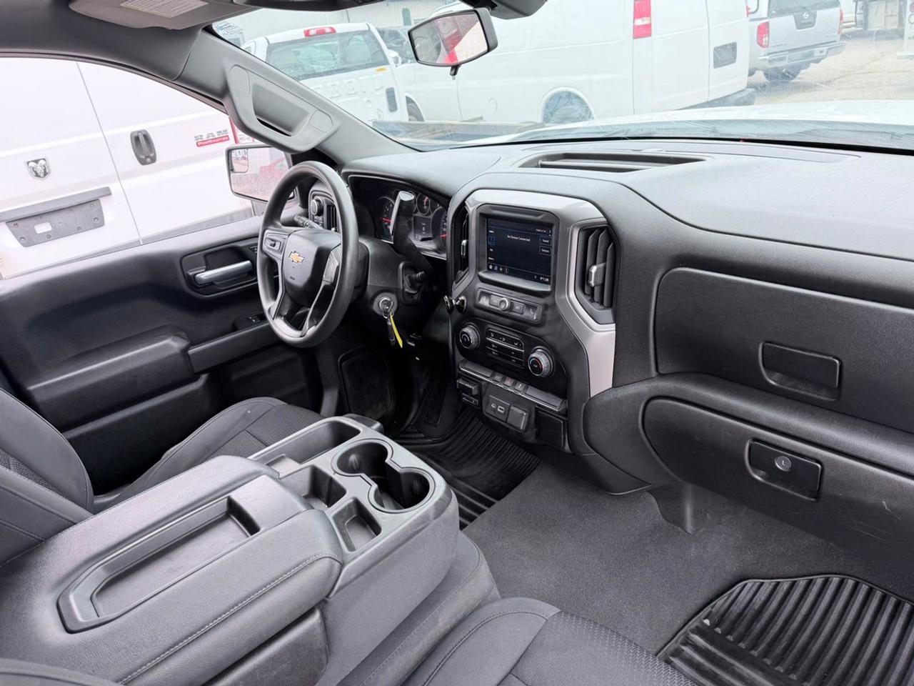 2021 Chevrolet Silverado 1500 CUSTOM CREW CAB SHORT BED Photo