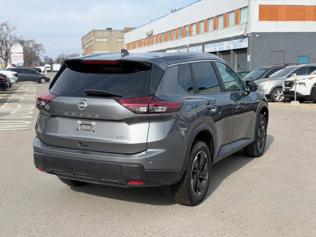 2025 Nissan Rogue SV Photo3