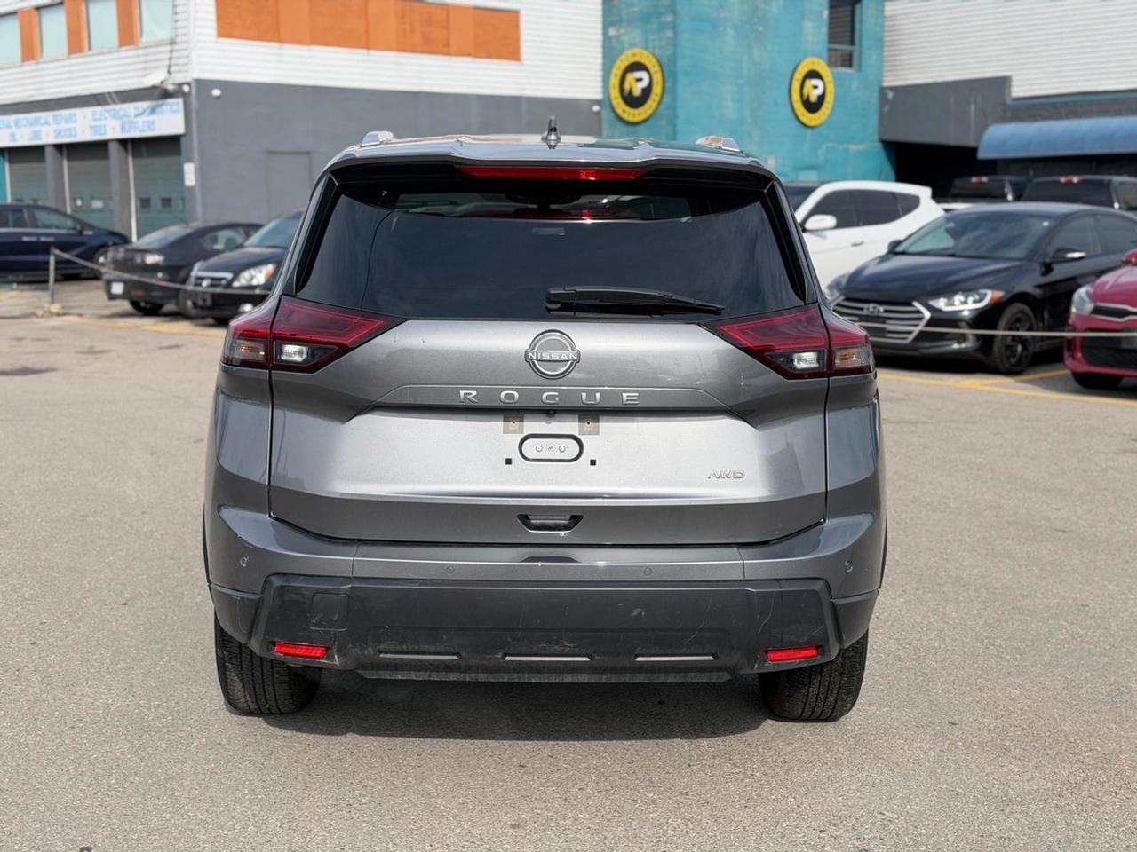 2025 Nissan Rogue SV Photo