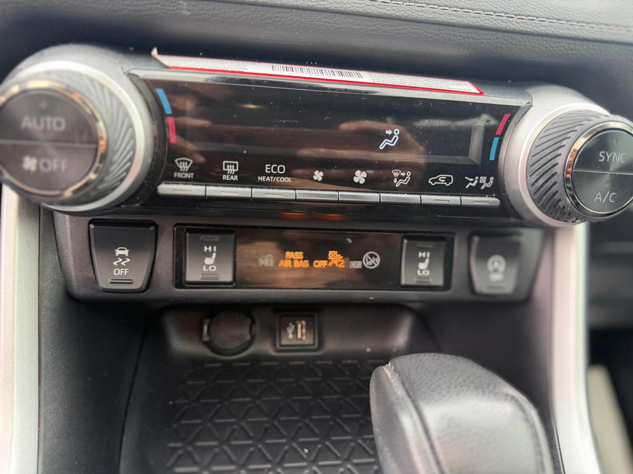 2024 Toyota RAV4 XLE Photo