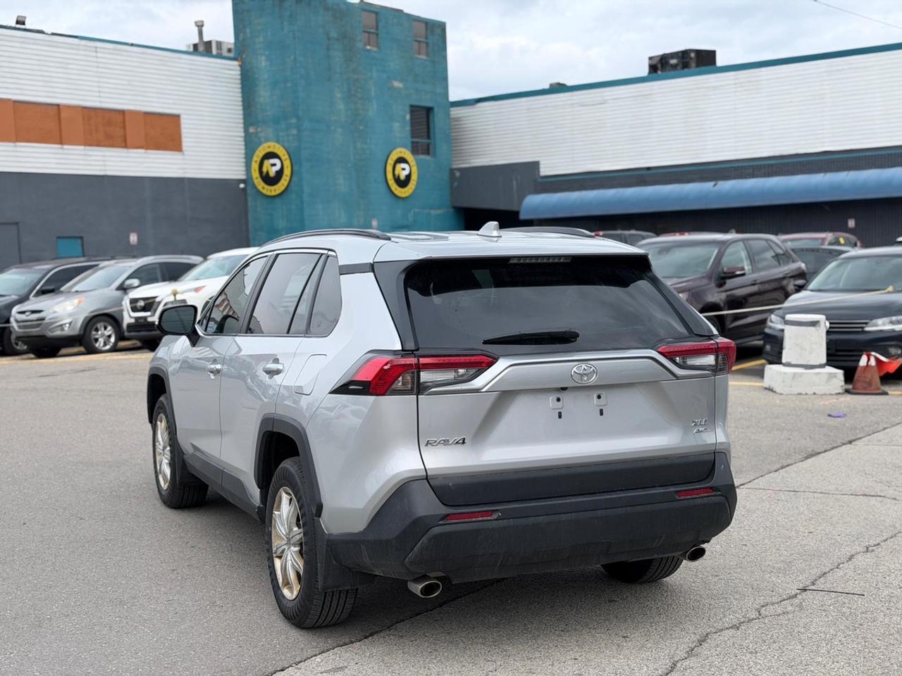 2024 Toyota RAV4 XLE Photo