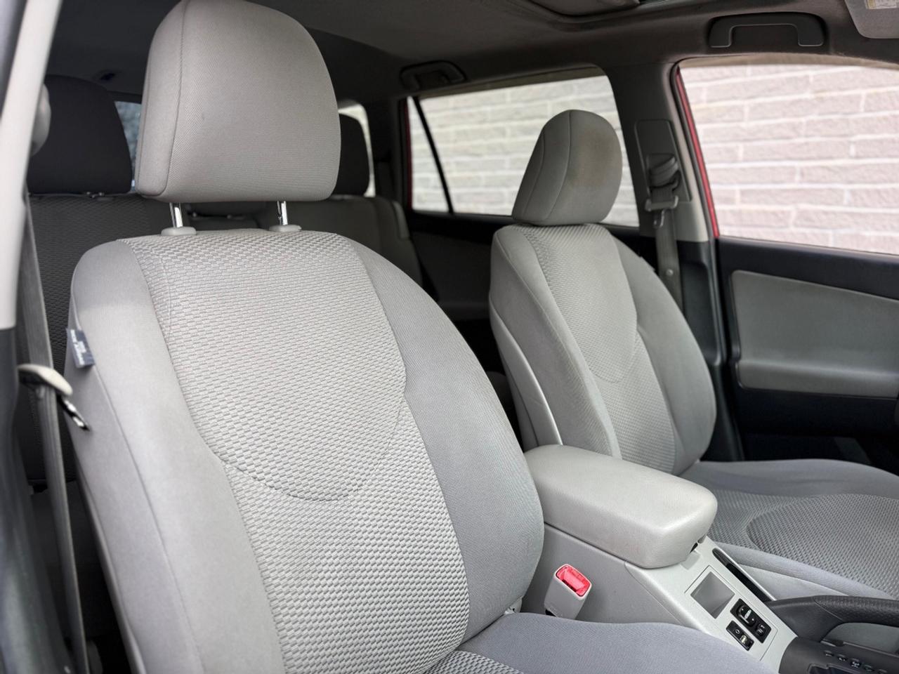 2012 Toyota RAV4 Base I4 Photo
