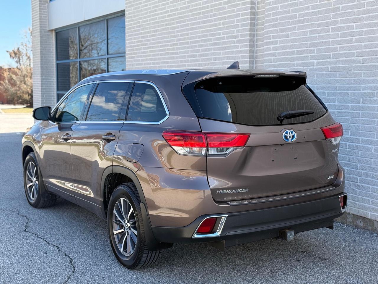 2017 Toyota Highlander Hybrid XLE Photo