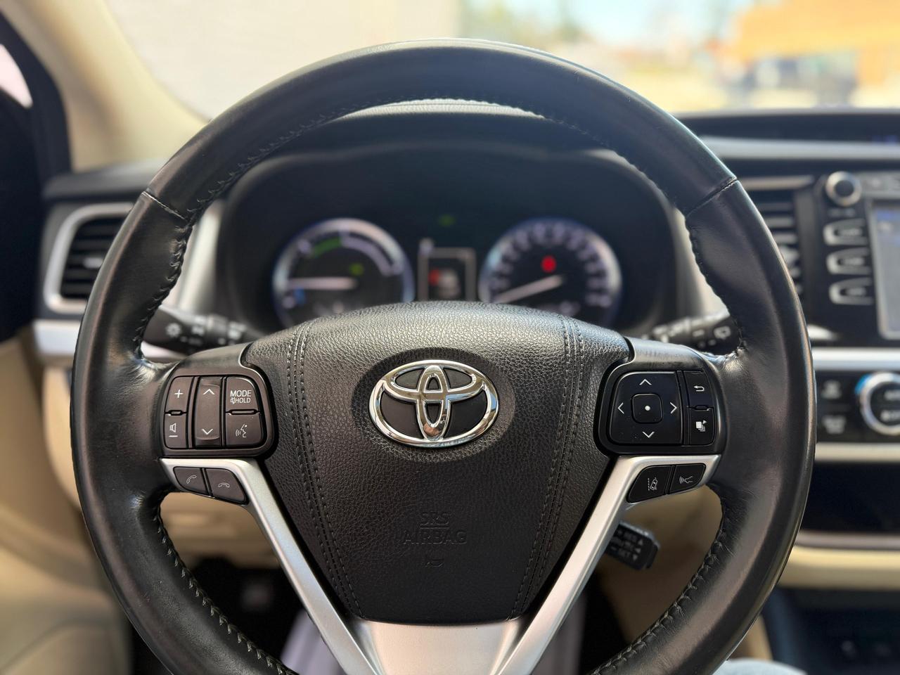 2017 Toyota Highlander Hybrid XLE Photo