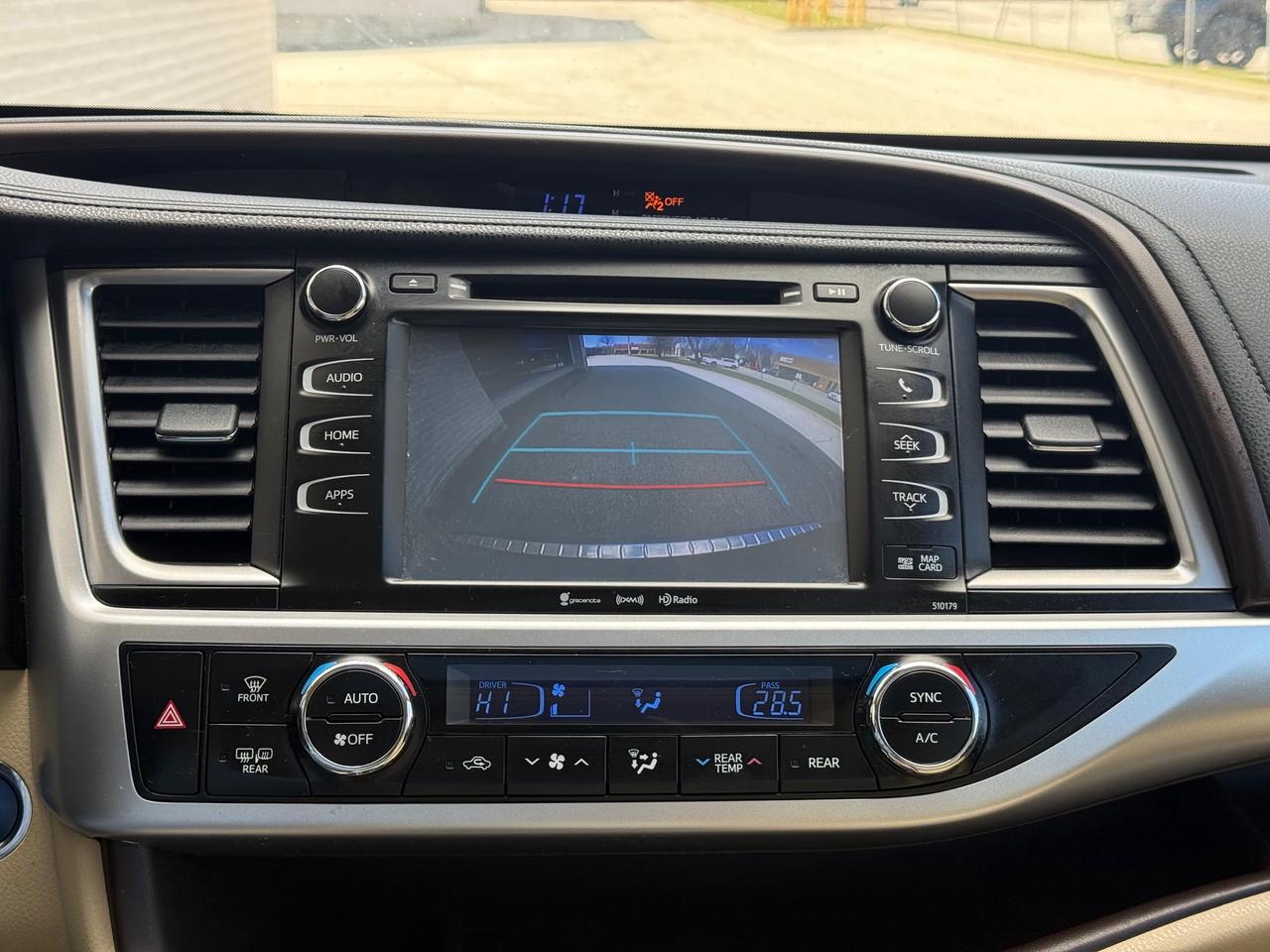 2017 Toyota Highlander Hybrid XLE Photo