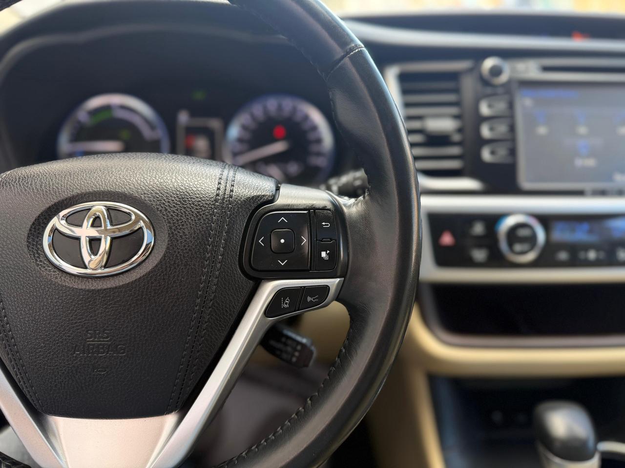 2017 Toyota Highlander Hybrid XLE Photo