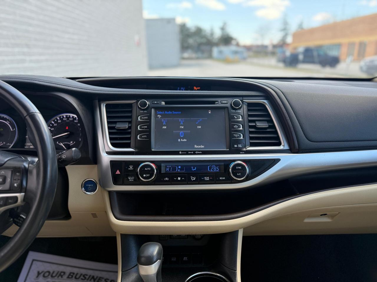 2017 Toyota Highlander Hybrid XLE Photo