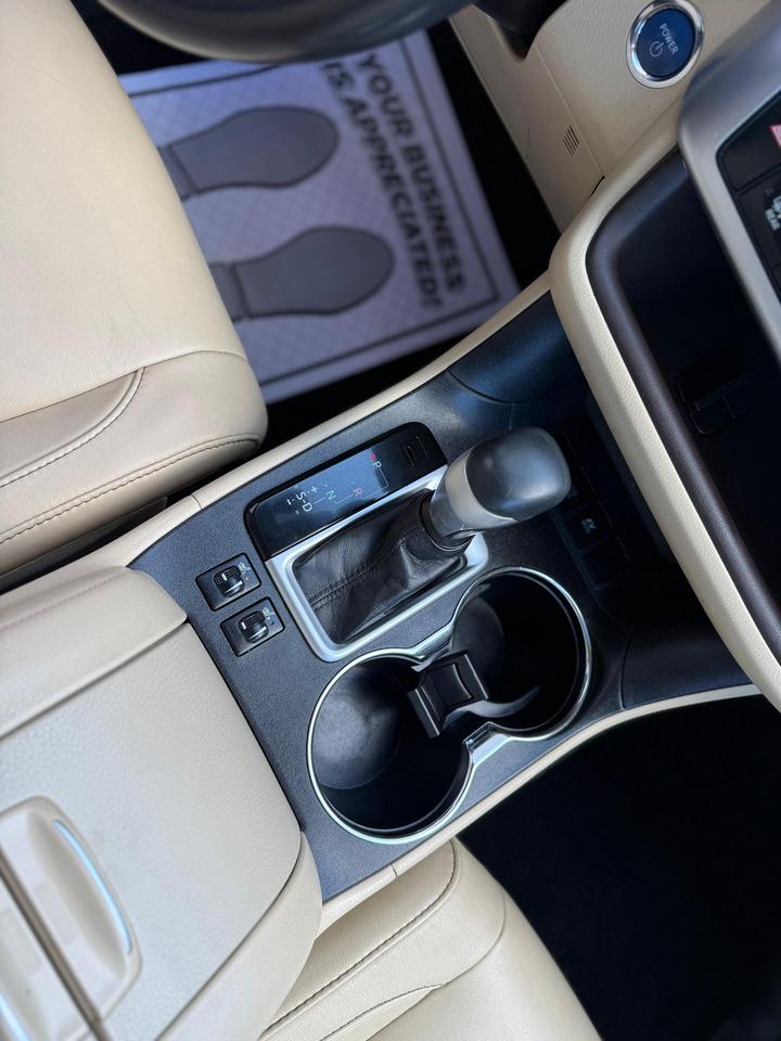 2017 Toyota Highlander Hybrid XLE Photo