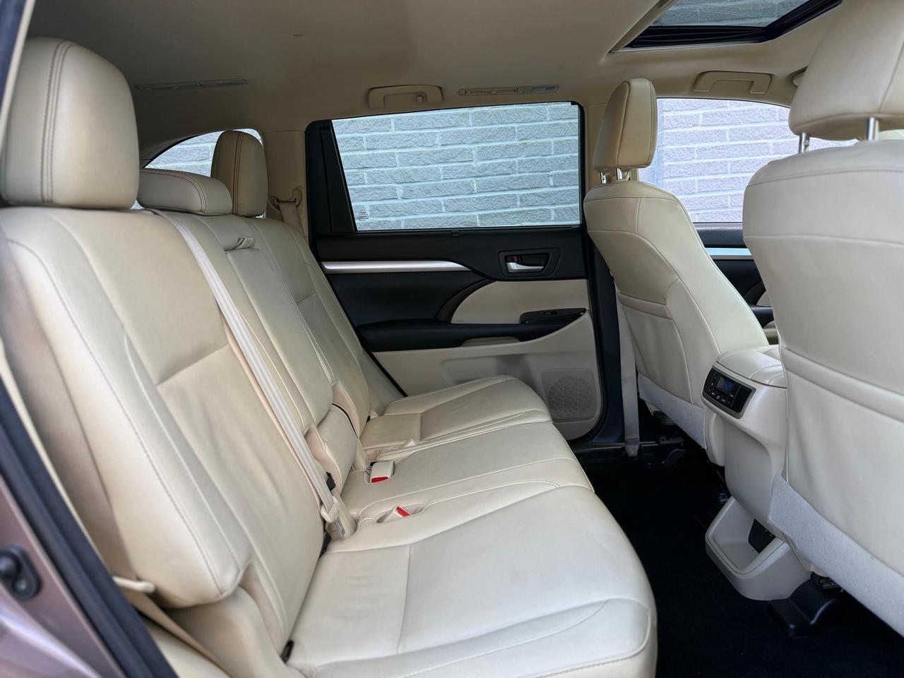 2017 Toyota Highlander Hybrid XLE Photo