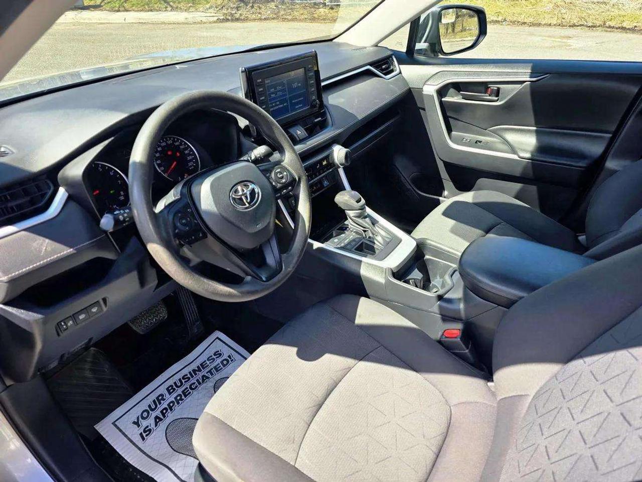 2020 Toyota RAV4 LE AWD | No Accidents! Photo