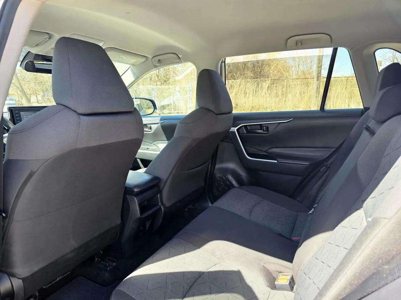 2020 Toyota RAV4 LE AWD | No Accidents! Photo