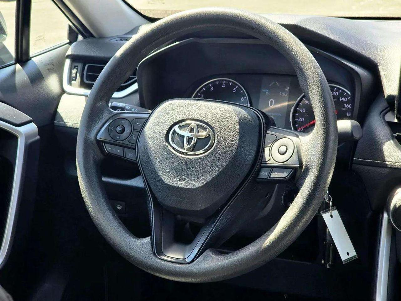 2020 Toyota RAV4 LE AWD | No Accidents! Photo