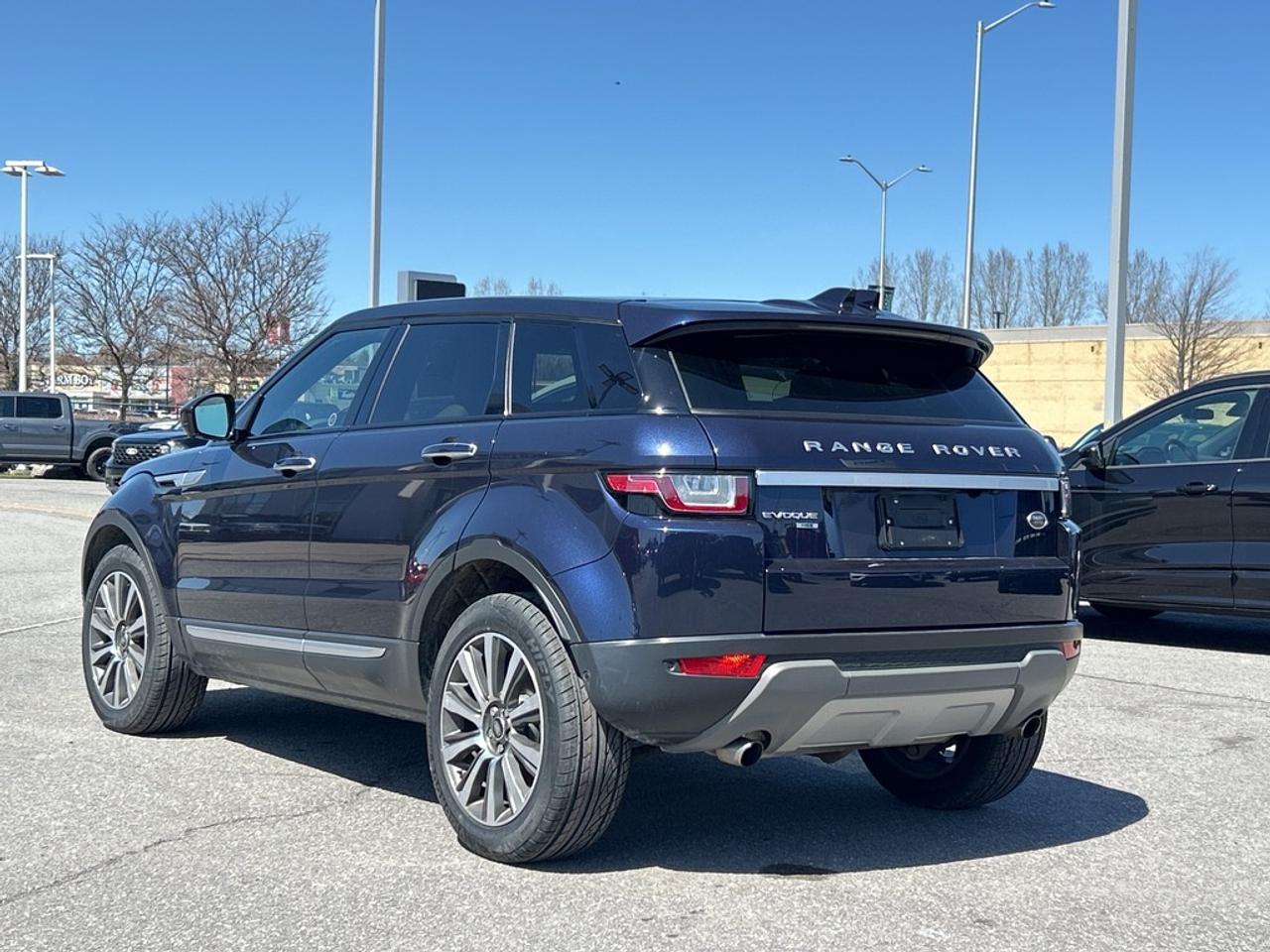 2018 Land Rover Range Rover Evoque HSE 4x4 5-Door Photo3