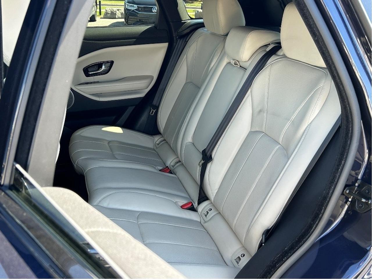 2018 Land Rover Range Rover Evoque HSE 4x4 5-Door Photo