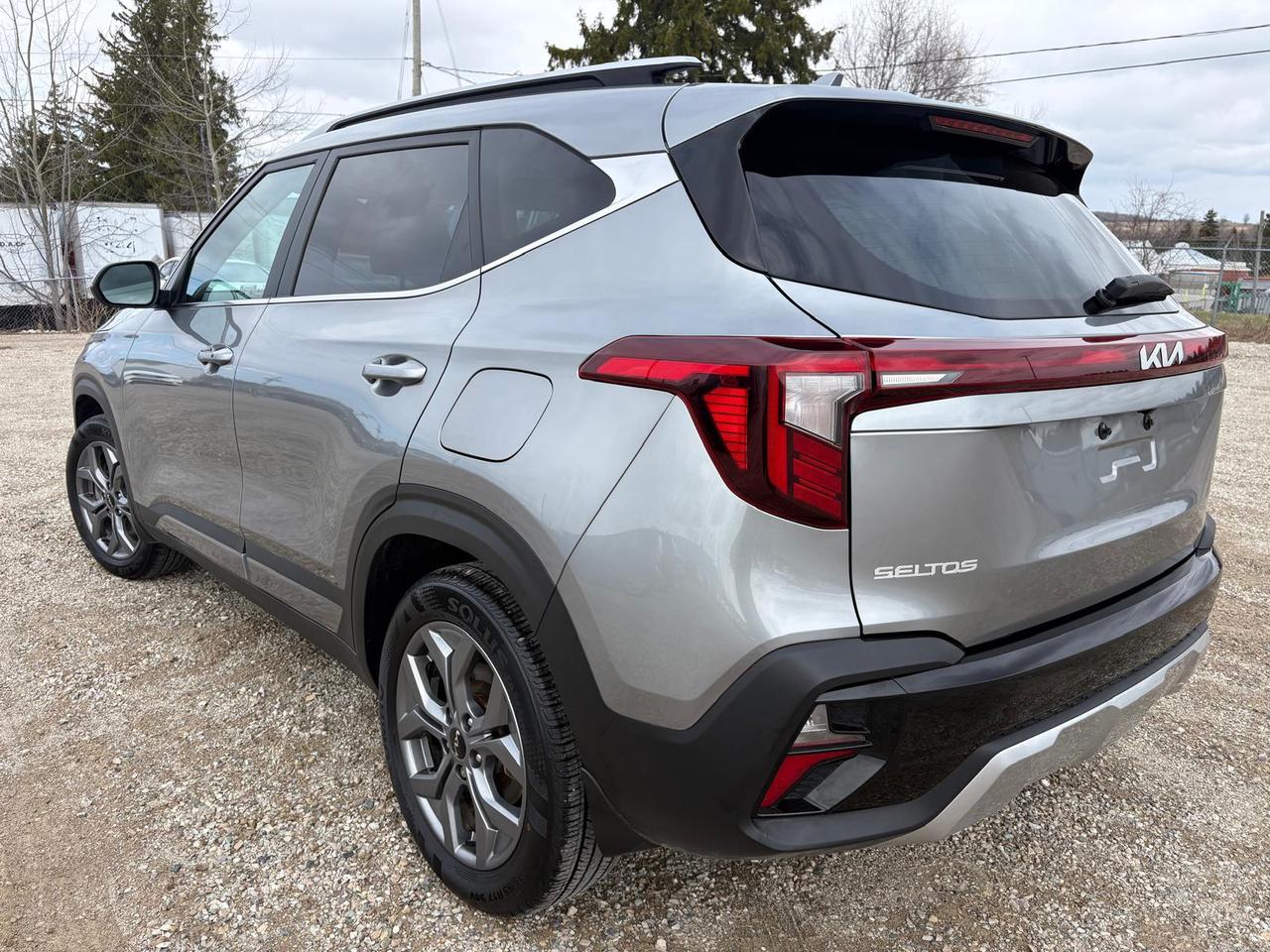2024 Kia Seltos EX Photo3
