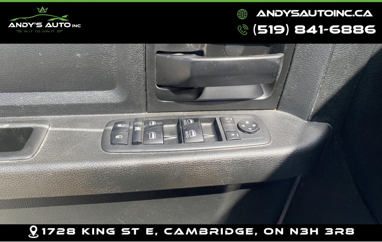 2020 RAM 1500 Classic Express ! ONE OWNER ! NO ACCIDENTS ! CREW CAB ! 5. Photo