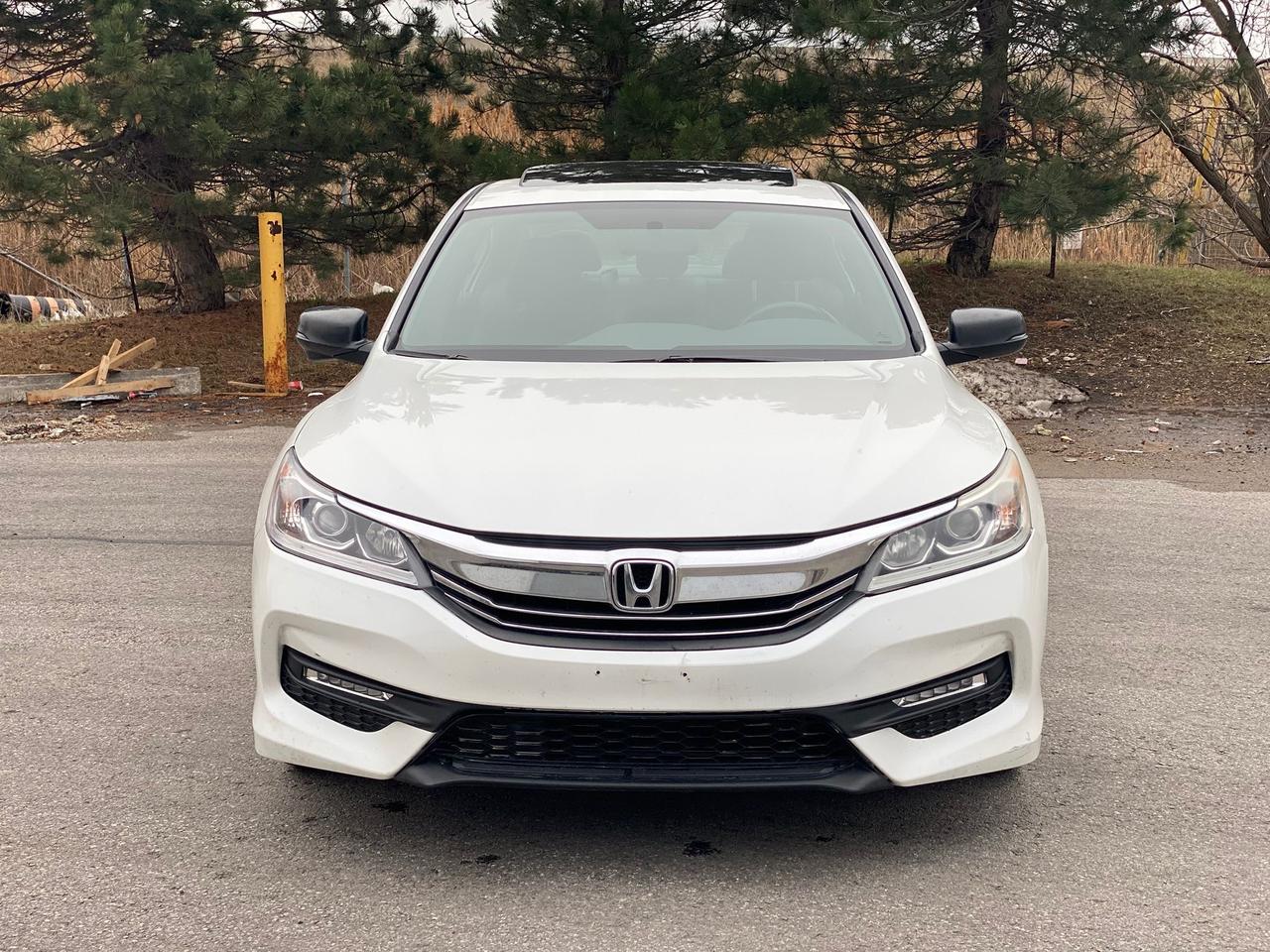 2017 Honda Accord Sport | LEATHER | SUNROOF Photo