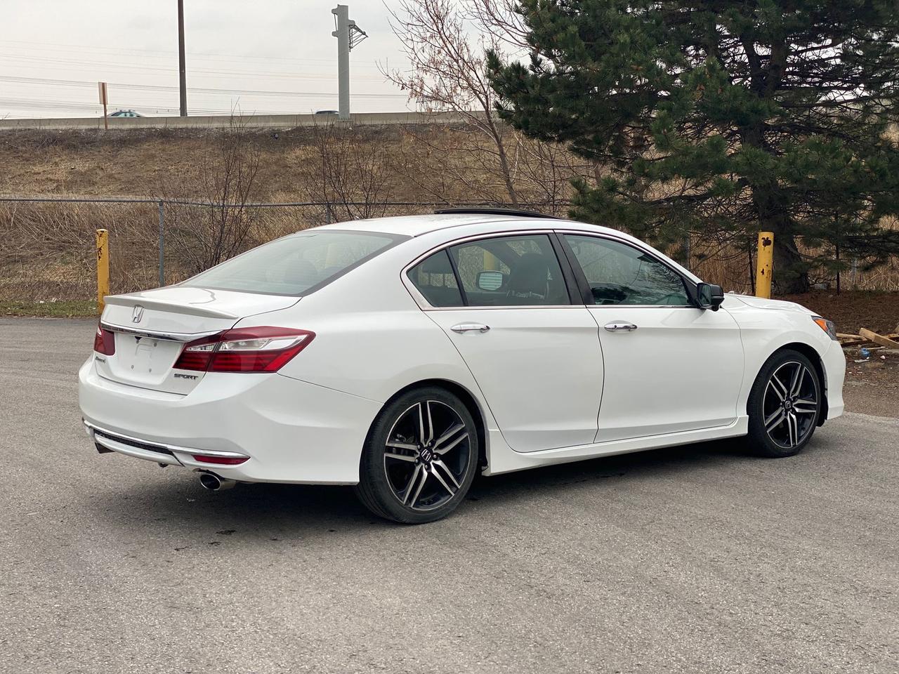 2017 Honda Accord Sport | LEATHER | SUNROOF Photo