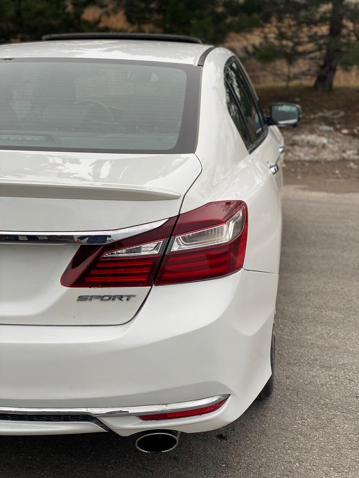 2017 Honda Accord Sport | LEATHER | SUNROOF Photo