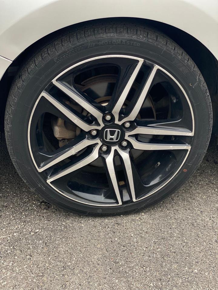 2017 Honda Accord Sport | LEATHER | SUNROOF Photo