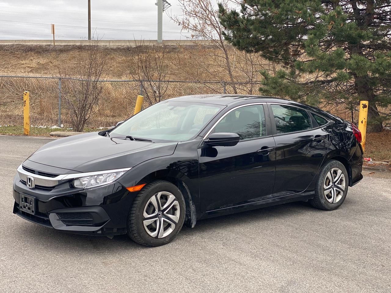 2018 Honda Civic LX Photo0