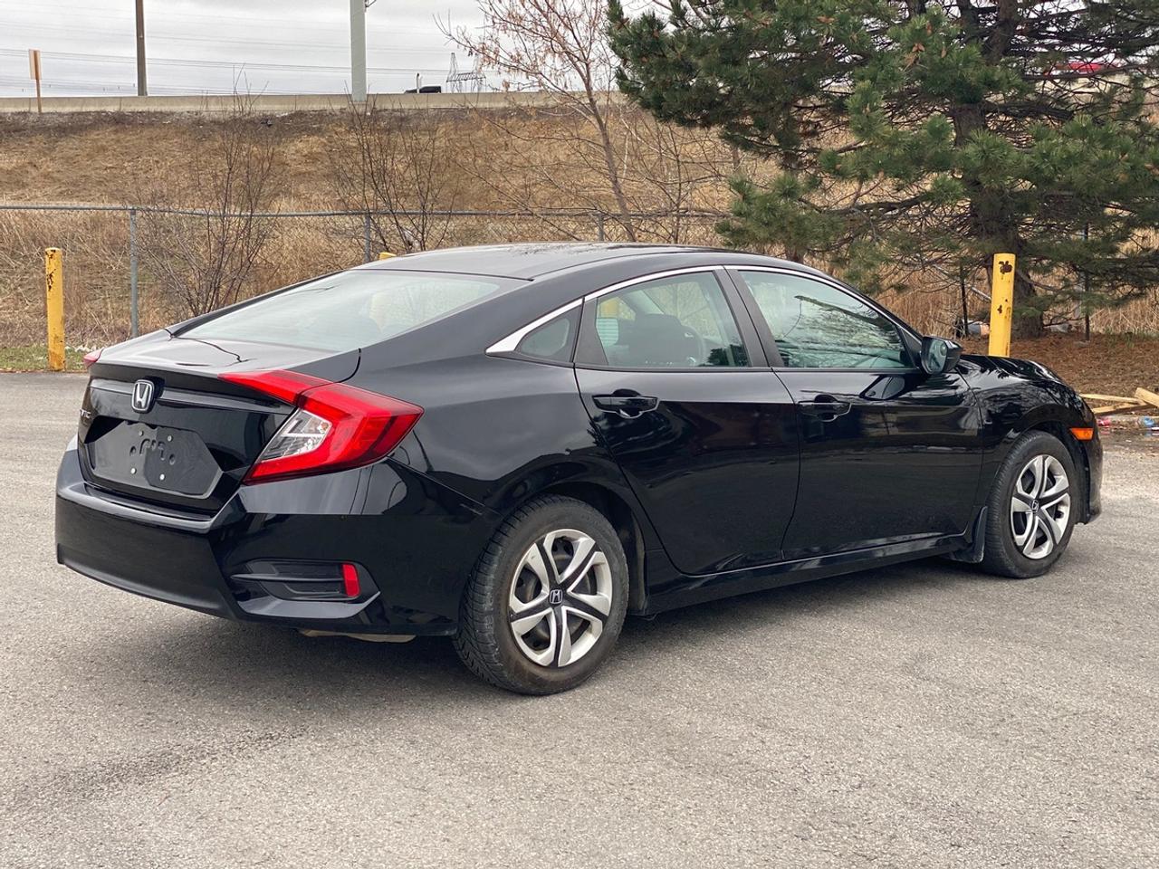 2018 Honda Civic SE Photo