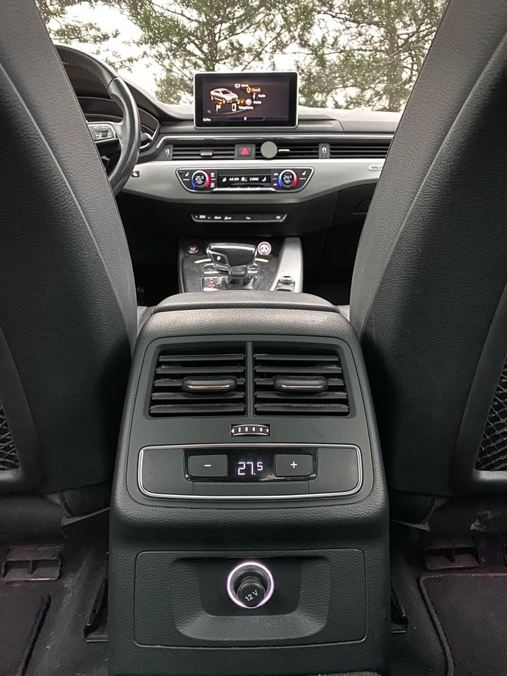 2018 Audi A4 Progressiv Quattro | 360 Camera | LEATHER | SUNROO Photo