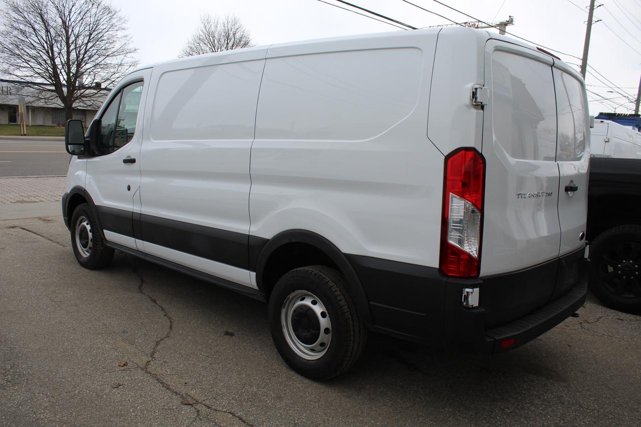 2021 Ford Transit T 250 Low Roof 130" Divider Leatherette seat Photo
